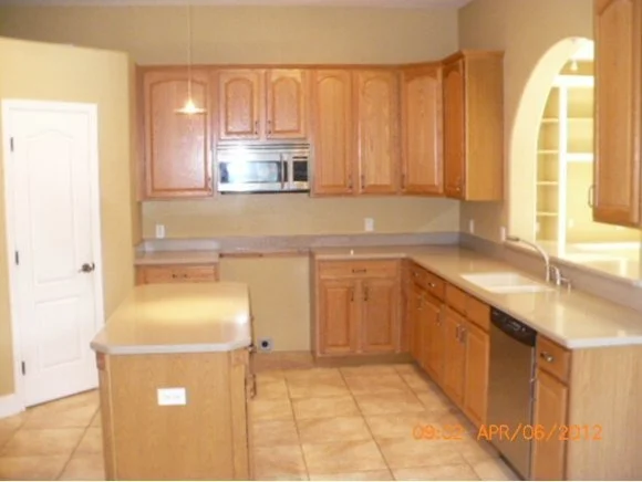 Photo of 4634 Longbow