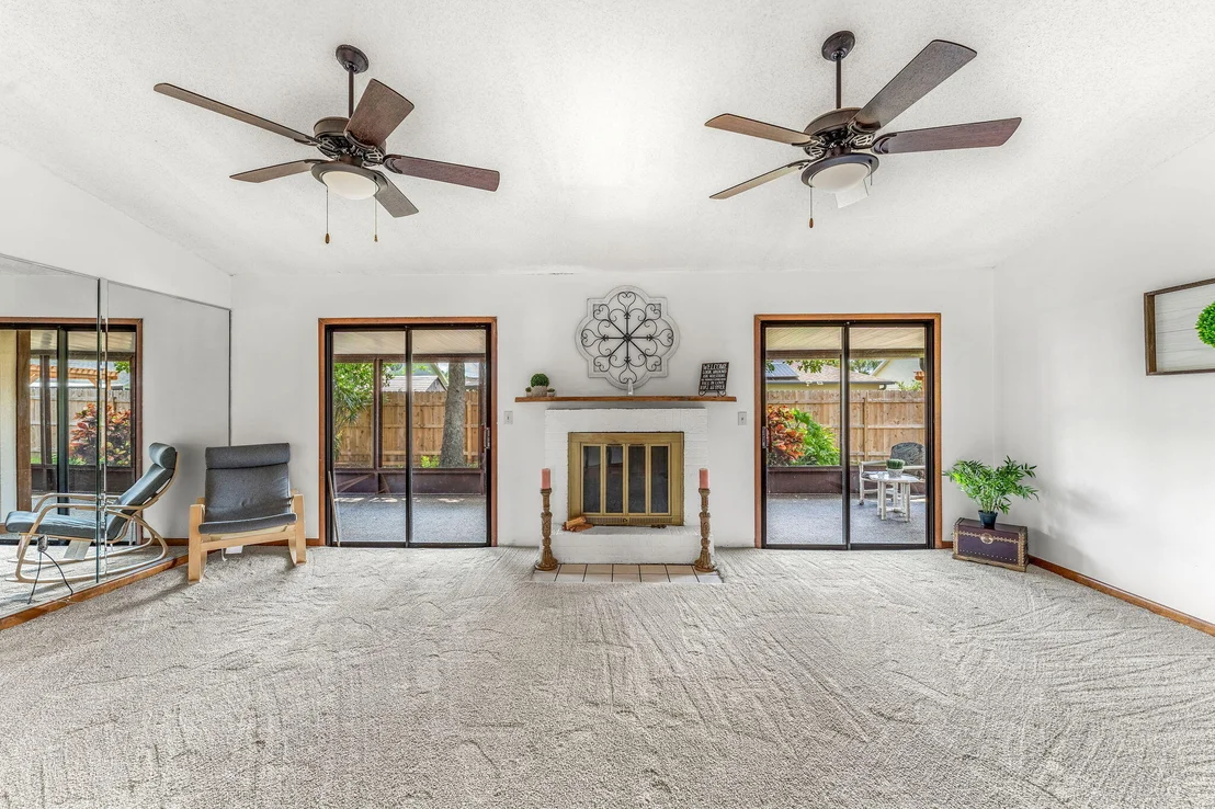 Photo of 877 Yellow Pine Avenue