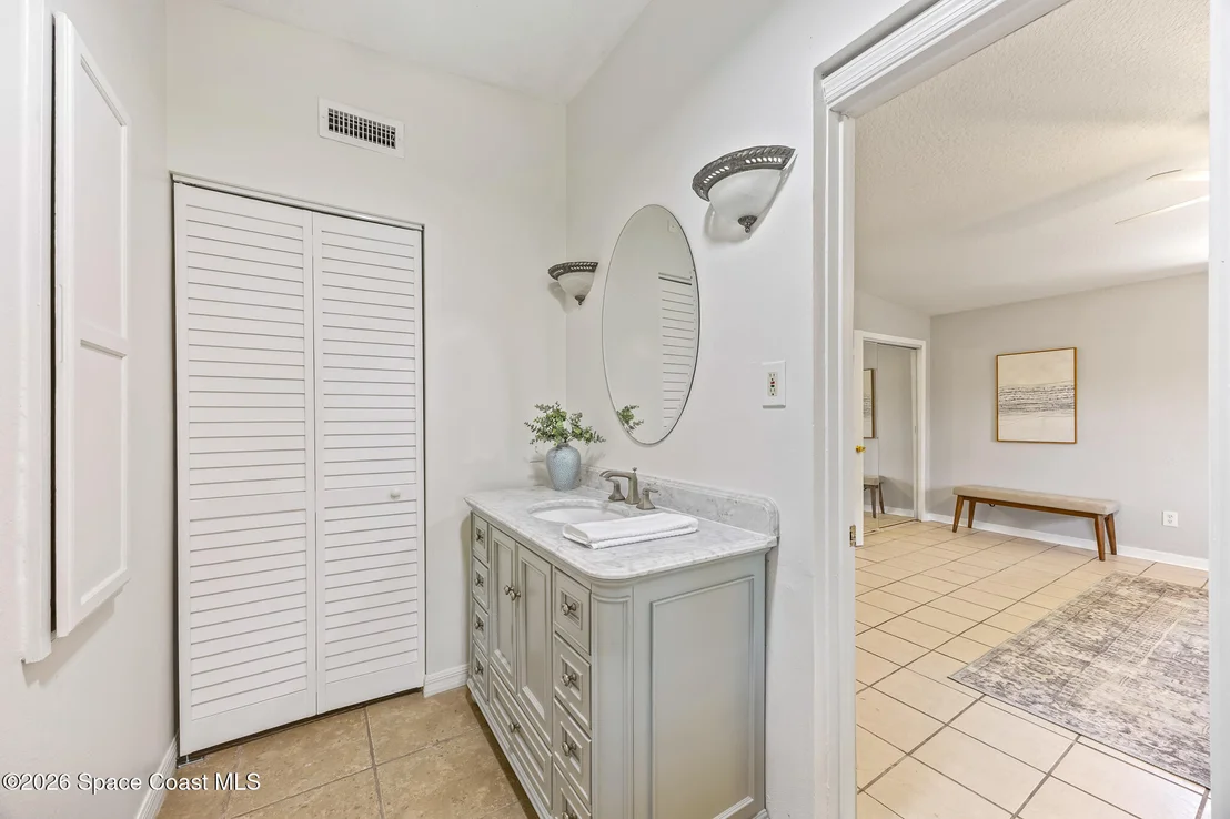 Photo of 777 James Circle NE