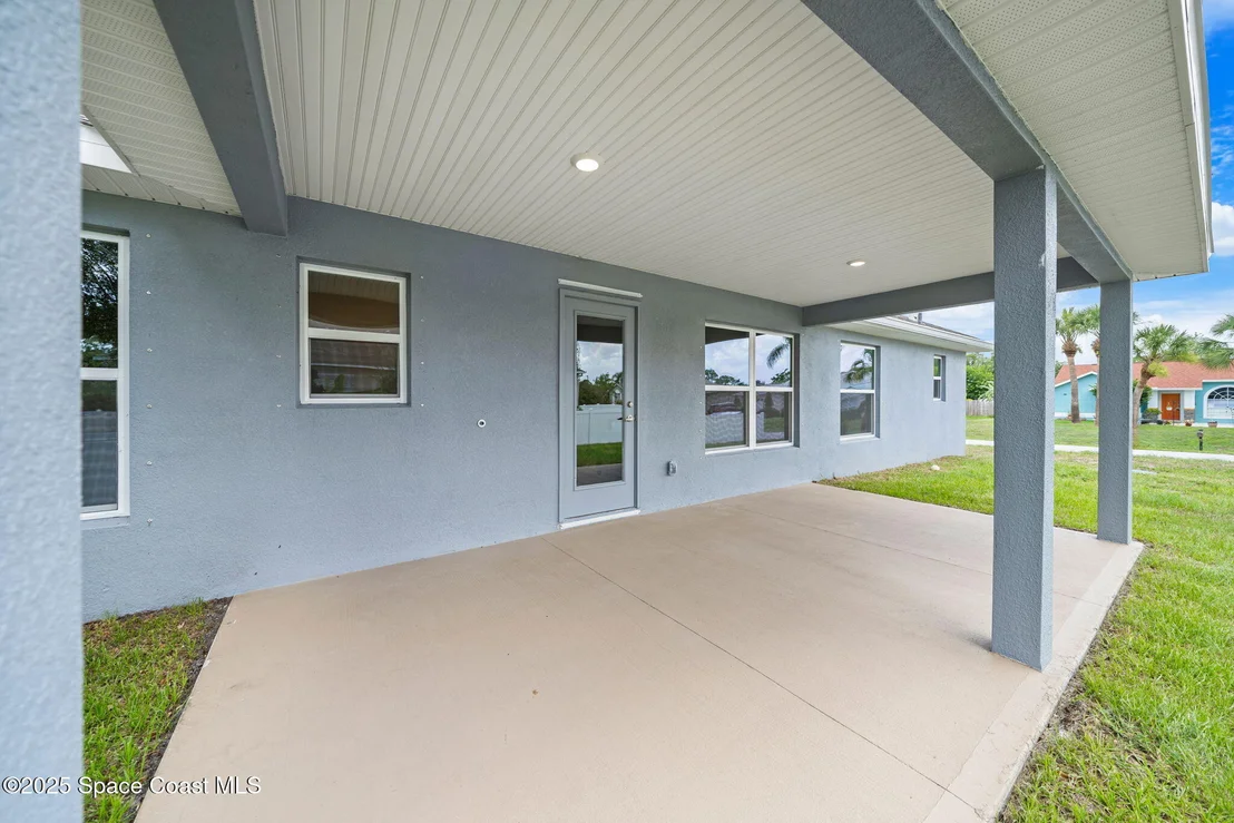 Photo of 920 Lyons Circle NW
