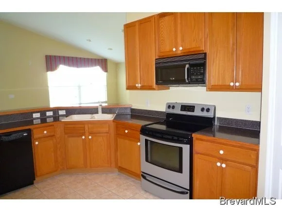 Photo of 962 Shaw
