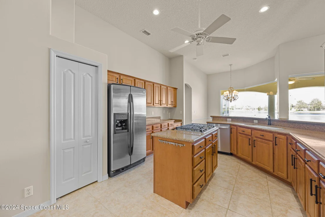 Photo of 930 Starling Way