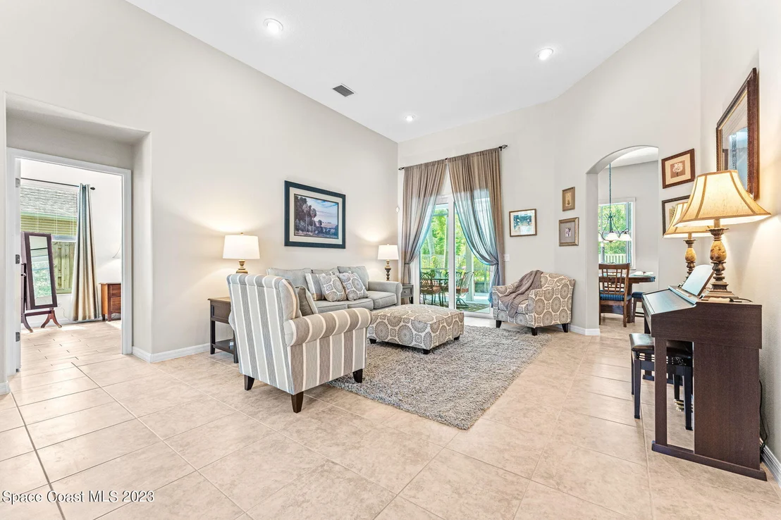 Photo of 2275 Botanica Circle
