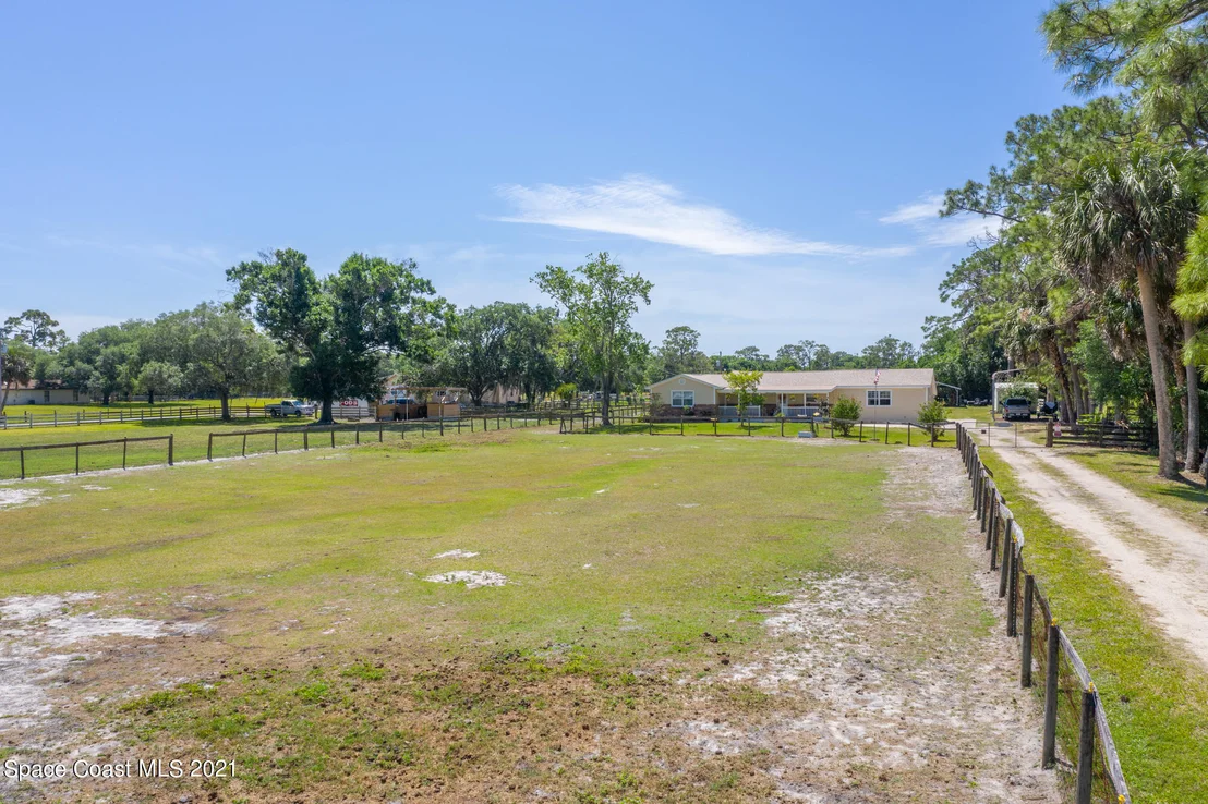 Photo of 3635 Hield Road
