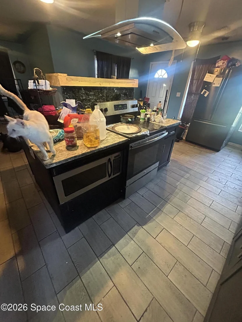 Photo of 801 Poplar Lane