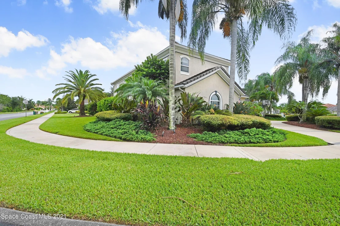 Photo of 687 Nicklaus Drive