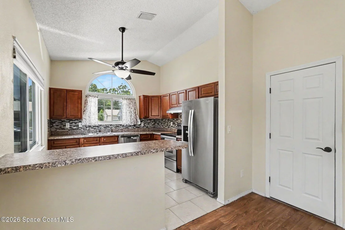 Photo of 882 Wateroak Drive NE