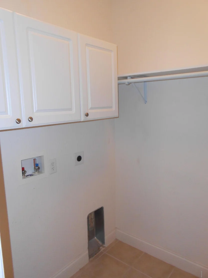 Photo of 1490 Bridgeport Circle