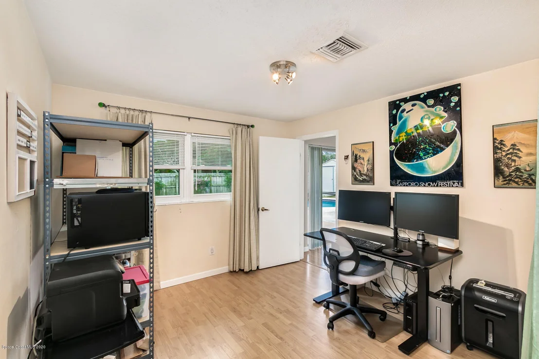 Photo of 565 Seabreeze Drive