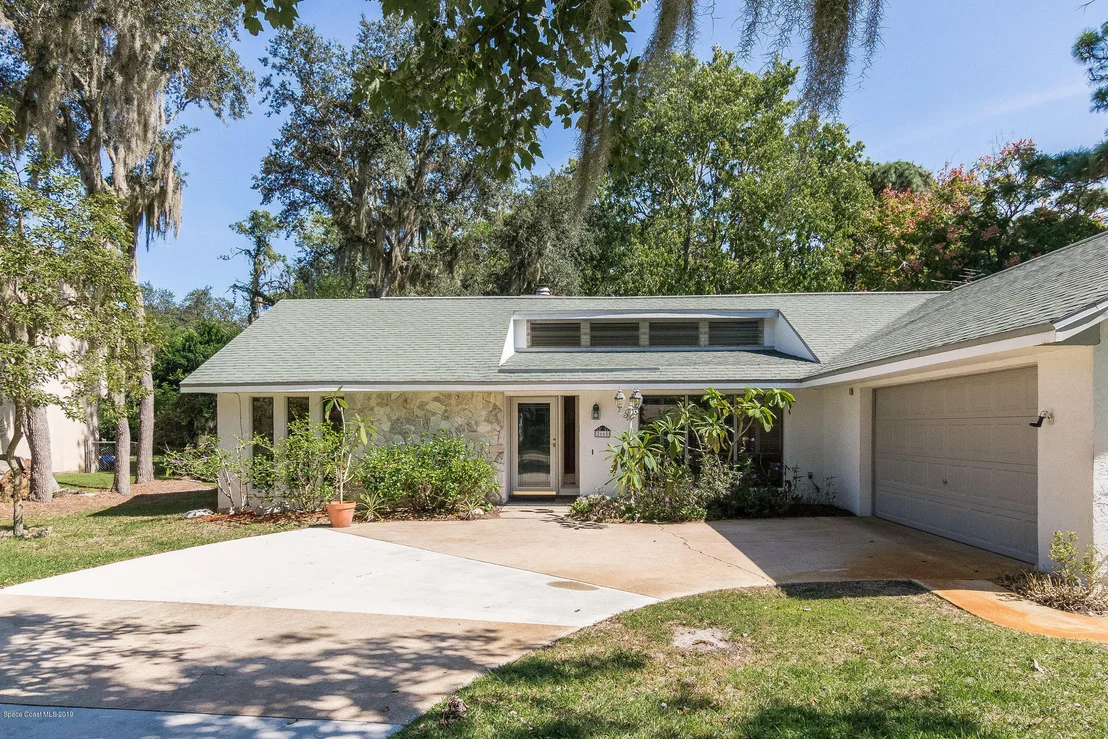 Photo of 2665 Pine Avenue