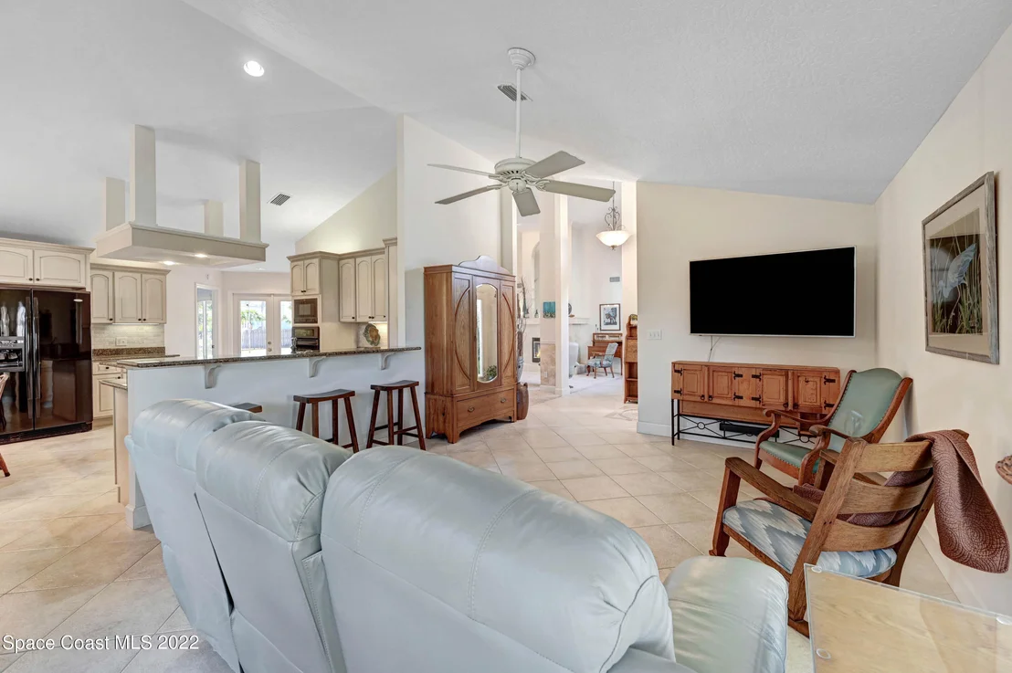 Photo of 115 River Road Circle
