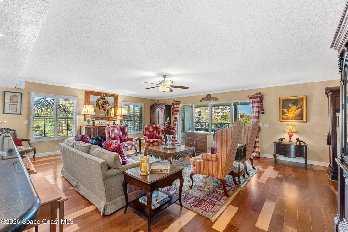 Photo of Unit 301 at 100 Riverside Drive