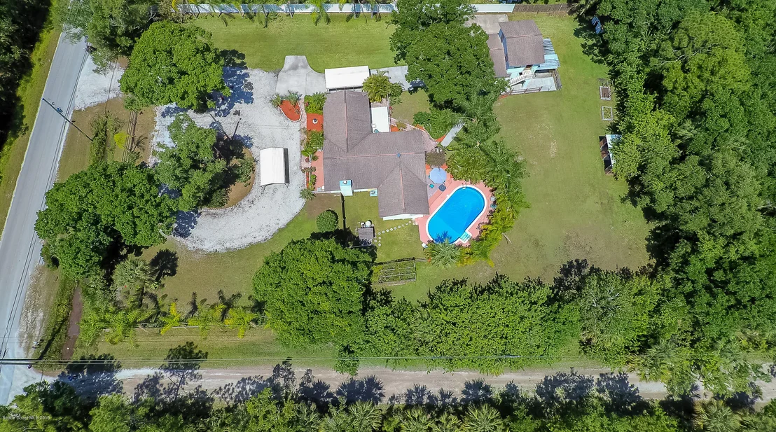 Photo of 1390 Hall Road