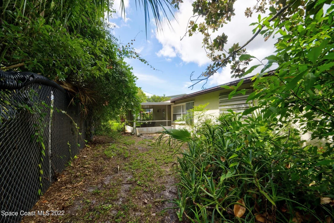 Photo of 1724 Golfview Drive