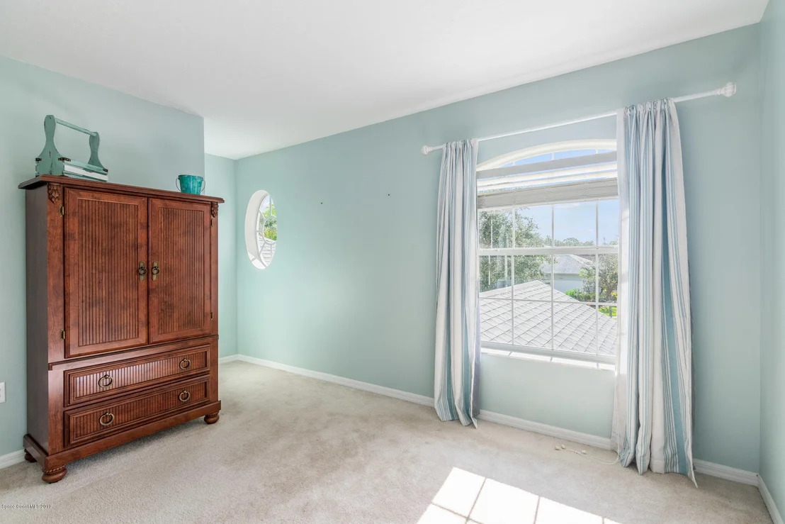 Photo of 1890 Windbrook Drive SE