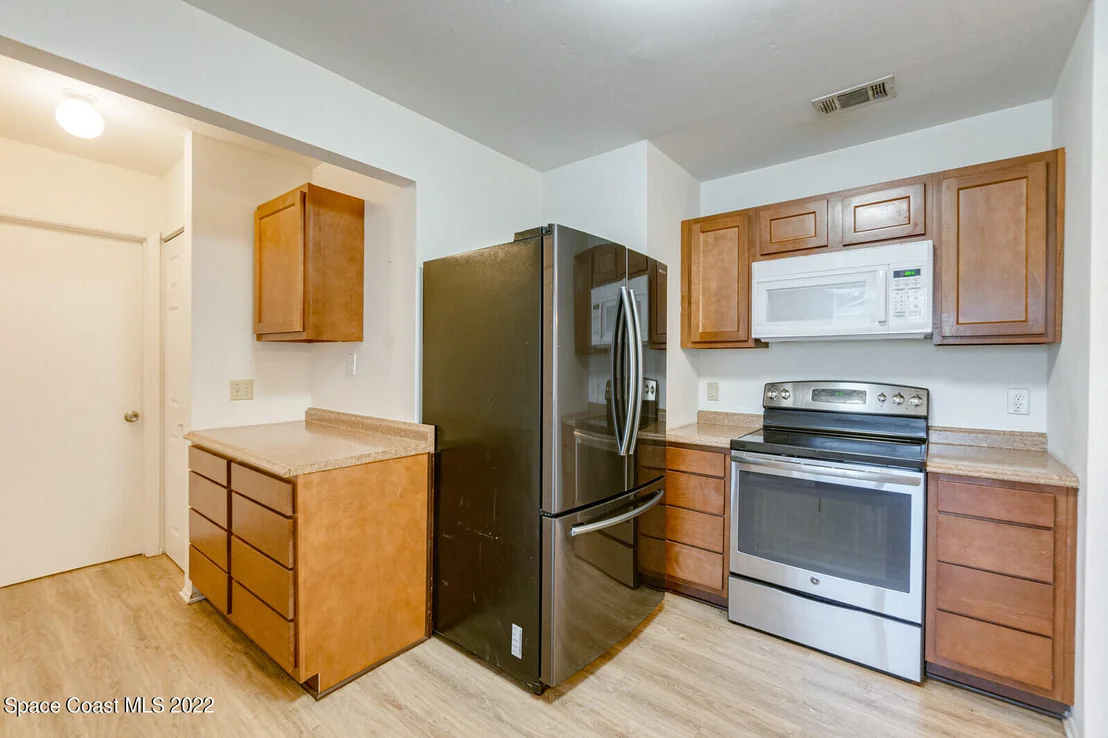 Photo of 1310 Mariposa Drive NE