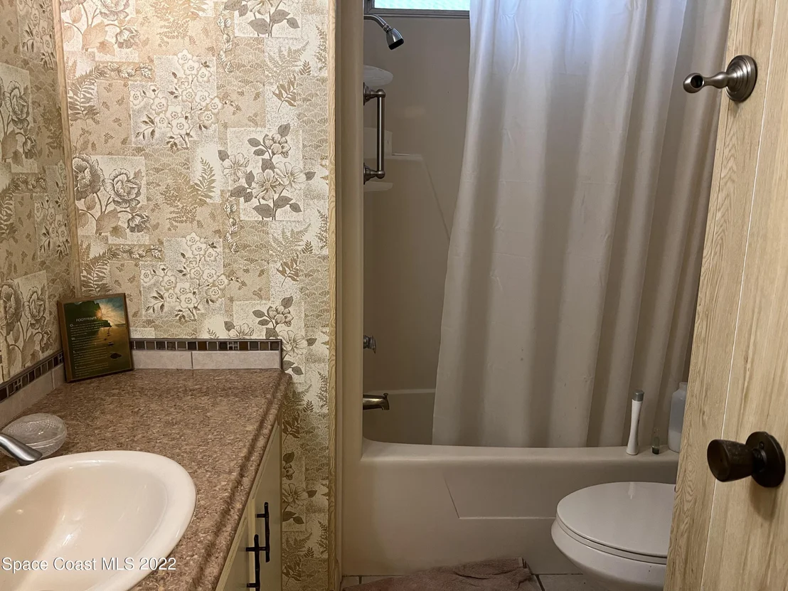 Photo of 562 Jennifer Circle