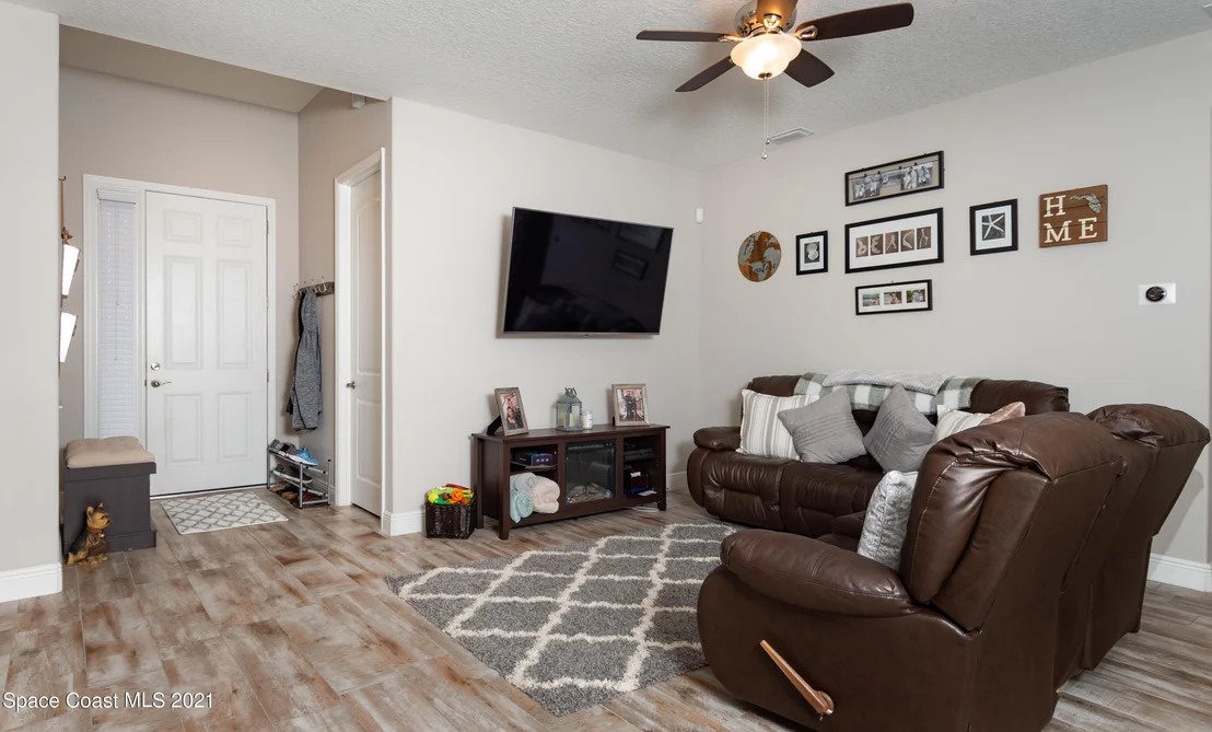Photo of 2920 Casterton Drive