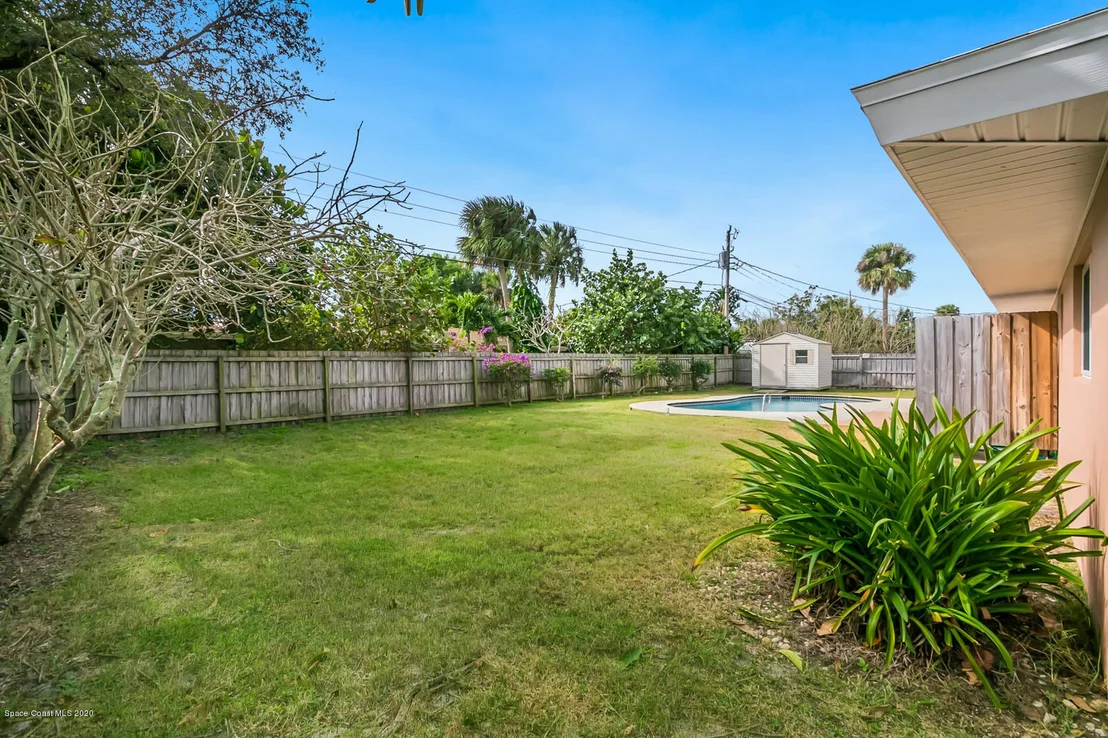 Photo of 565 Seabreeze Drive