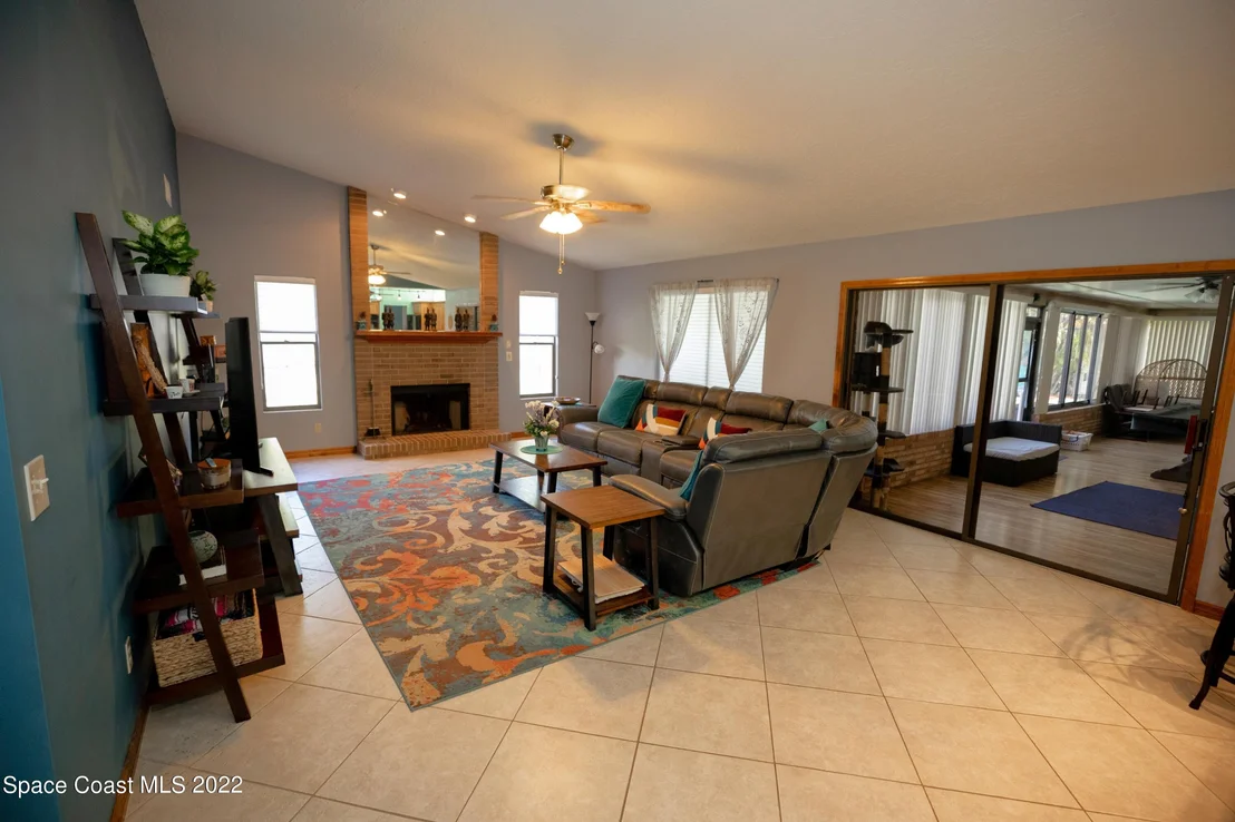 Photo of 525 Sawgrass Circle