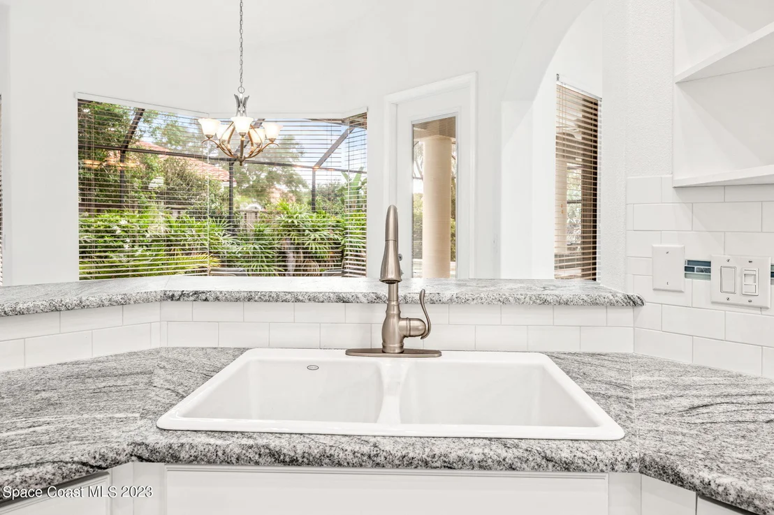 Photo of 423 Flanders Drive