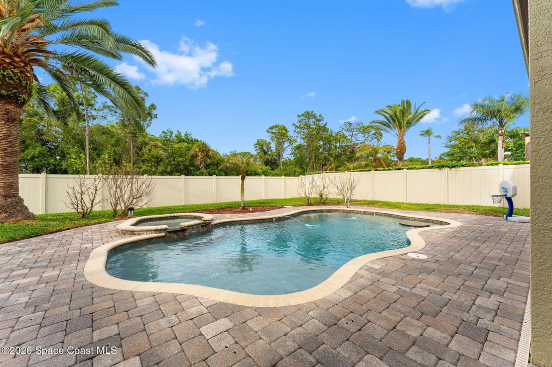 Photo of 1390 Talon Way