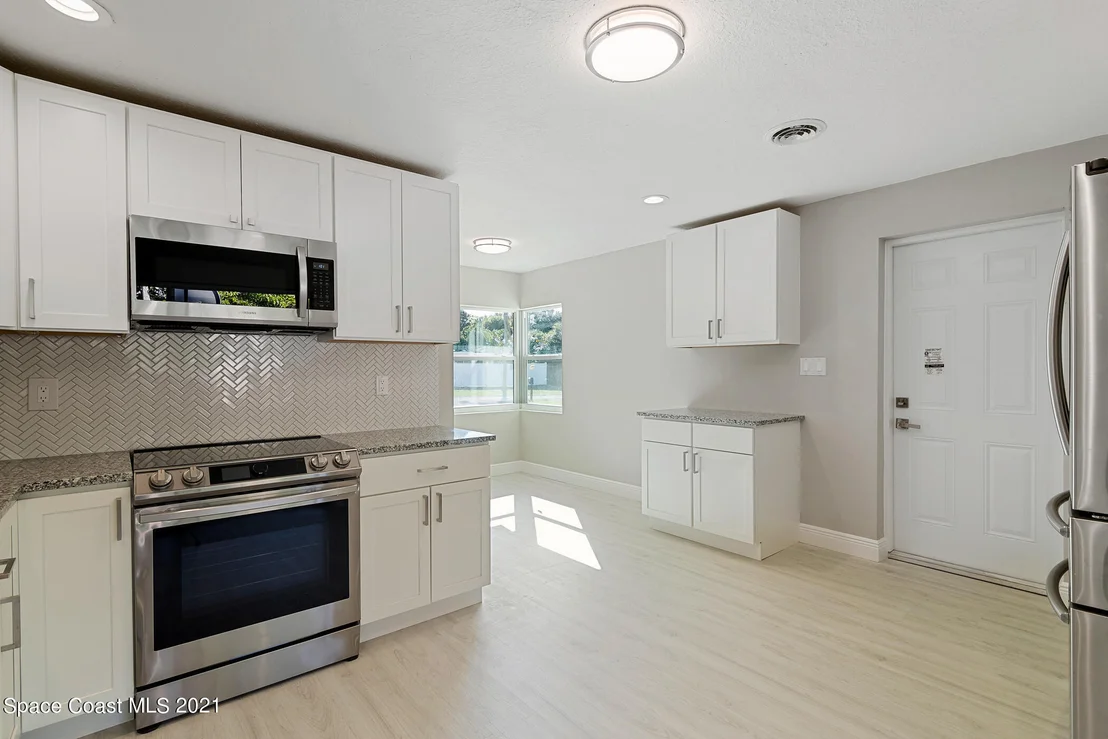 Photo of 1700 Loquat Drive