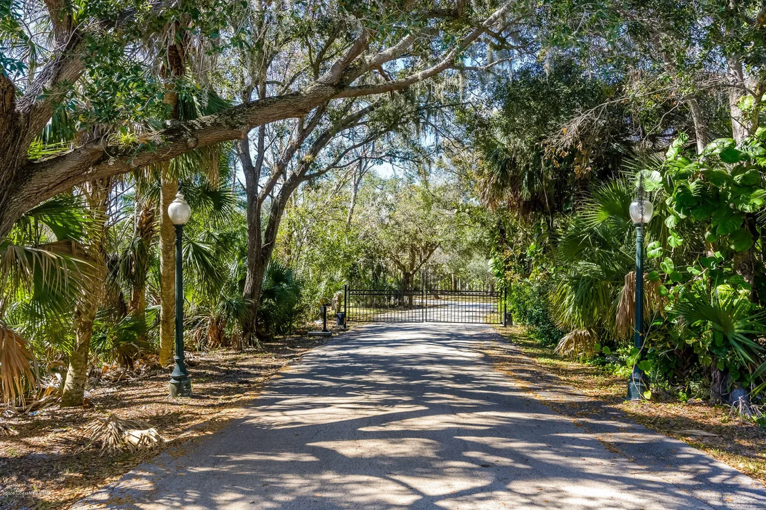 Photo of 3905 Hidden Oaks Lane