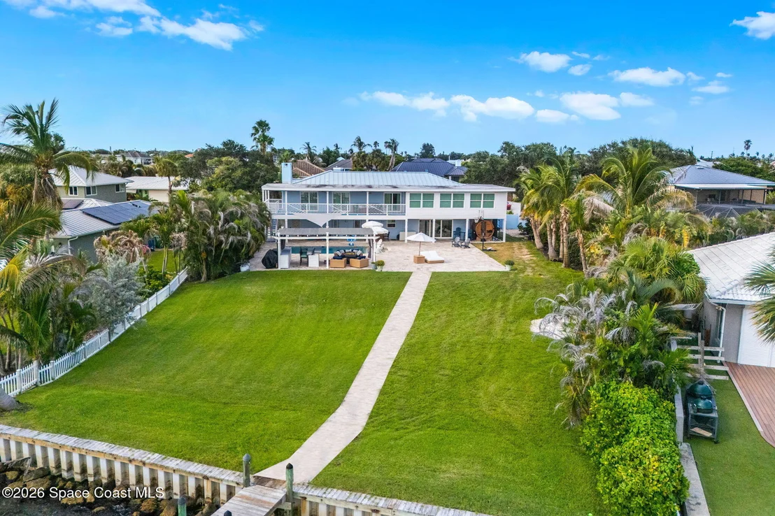 Photo of 417 Riverview Lane