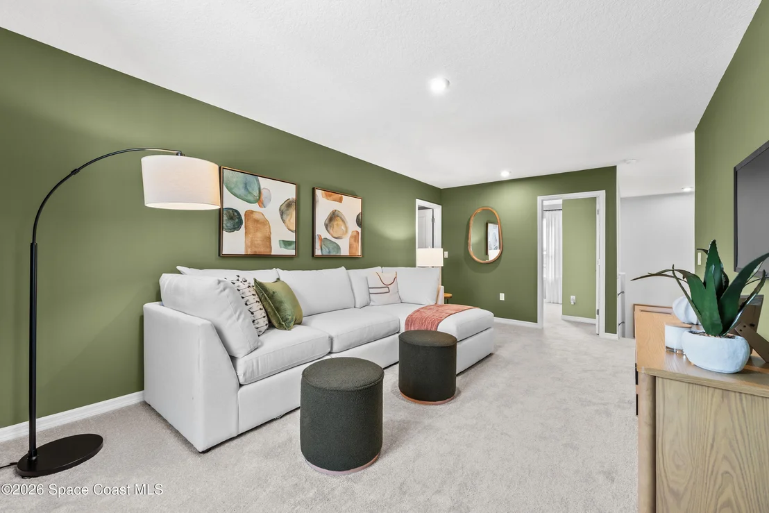 Photo of 806 Castleford Avenue NE