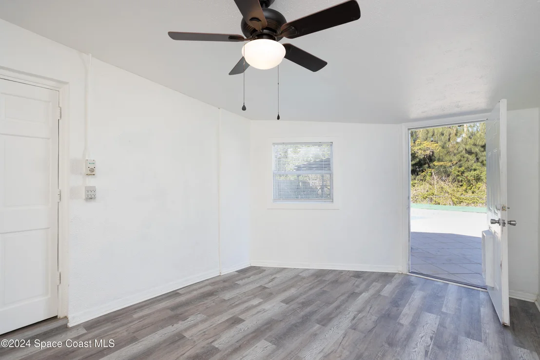 Photo of 1064 Cabot Drive NE