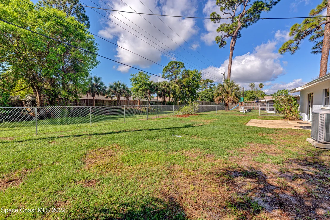 Photo of 877 Westport Drive