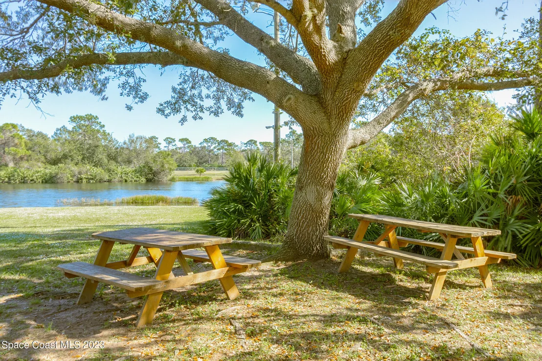 Photo of 4363 Long Lake Road
