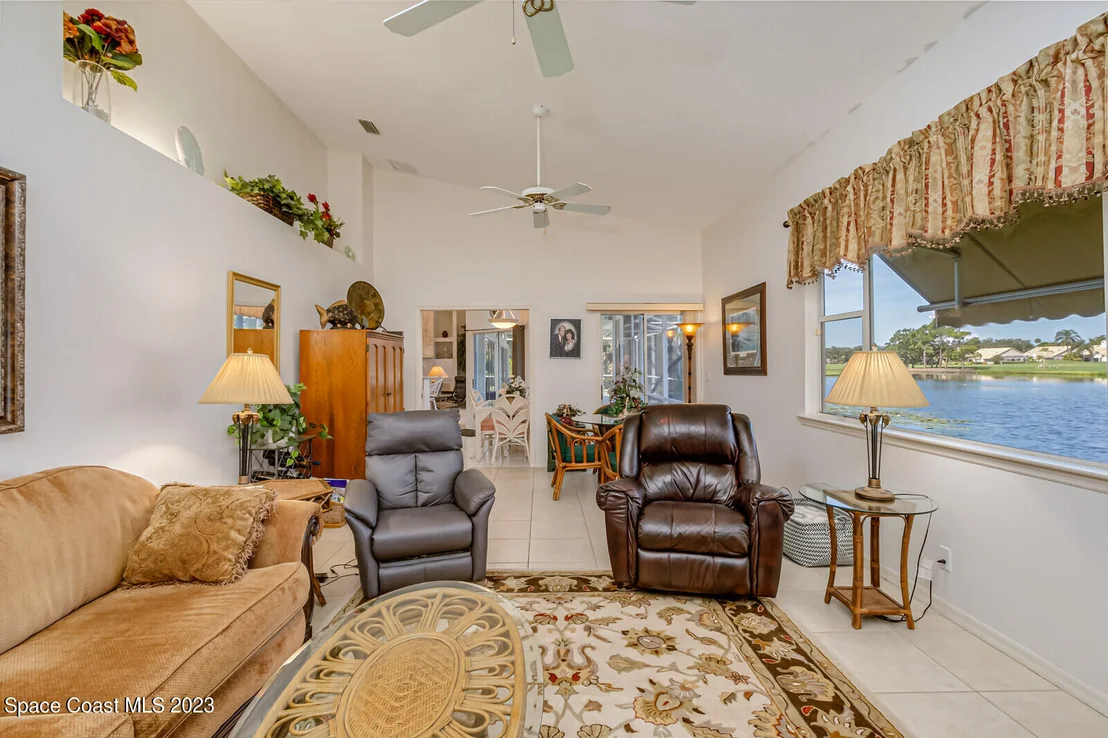 Photo of 986 Somerset Lane
