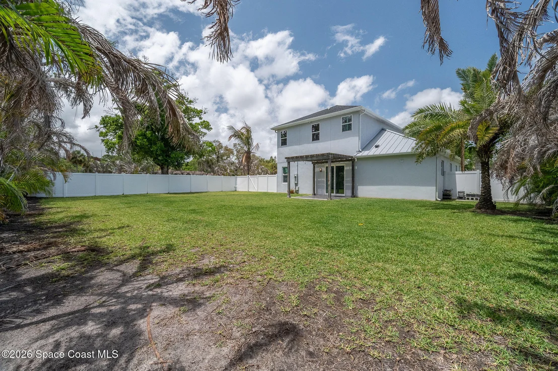 Photo of 2093 Greenway Drive