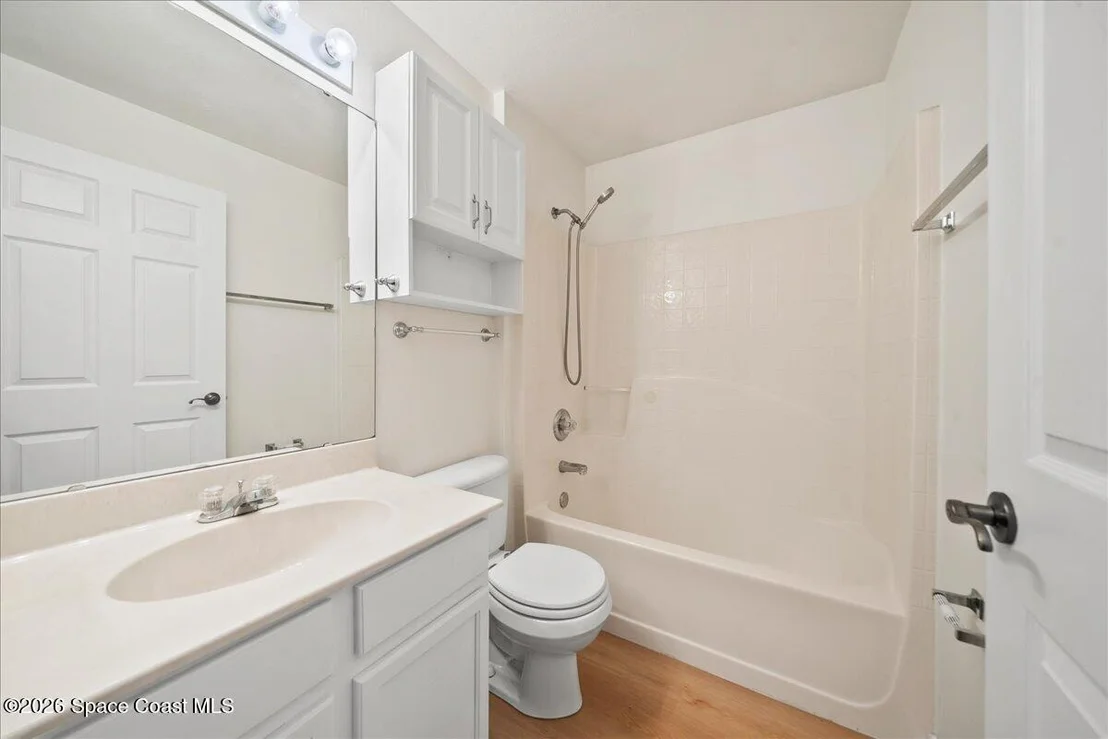 Photo of 1281 White Oak Circle