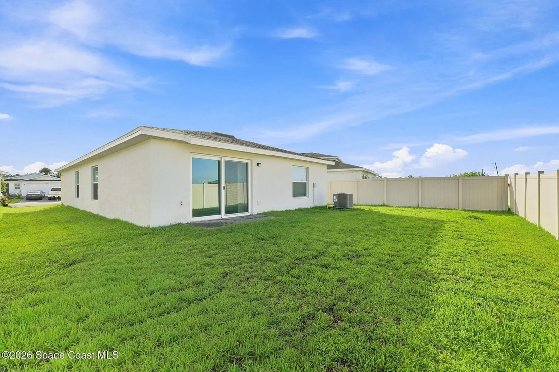 Photo of 1407 Colebrook Circle SW