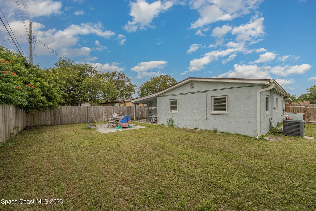 Photo of 2477 Burns Avenue