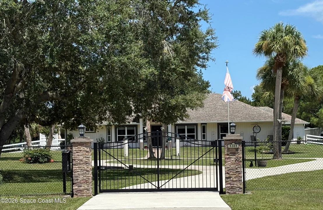 Photo of 5365 Pine Street