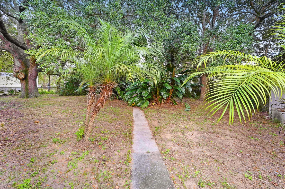Photo of 6976 Ash Drive