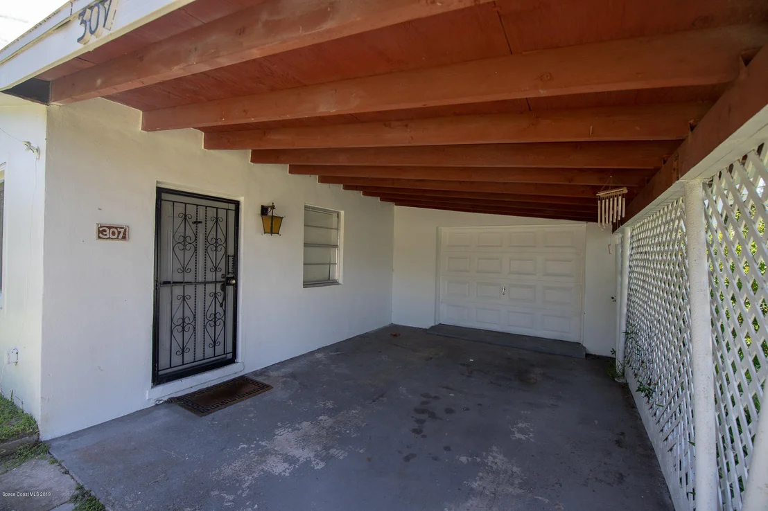 Photo of 307 W University Boulevard W