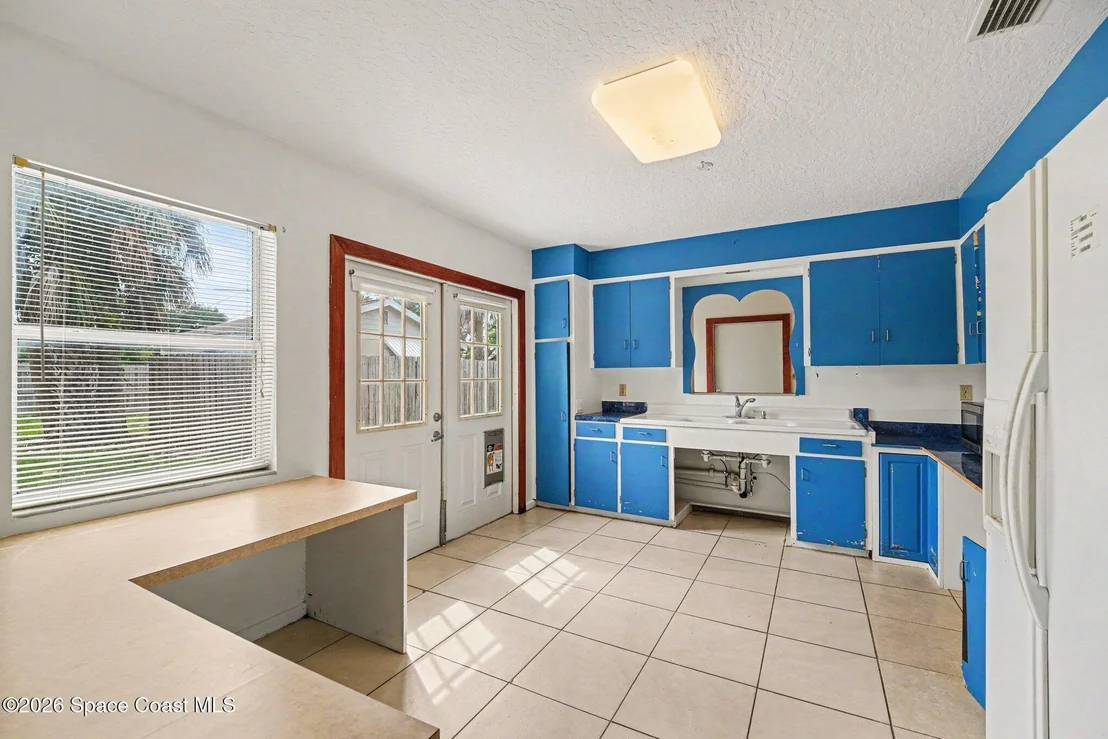 Photo of 1600 Avocado Avenue