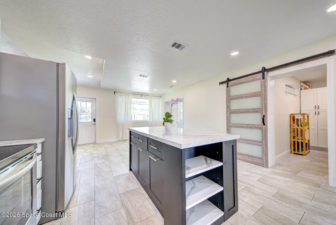 Photo of 452 Alice Drive