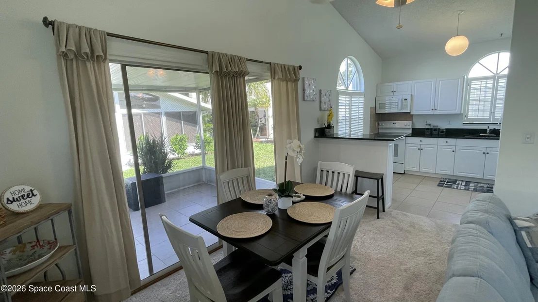 Photo of 865 Bracken Terrace NE