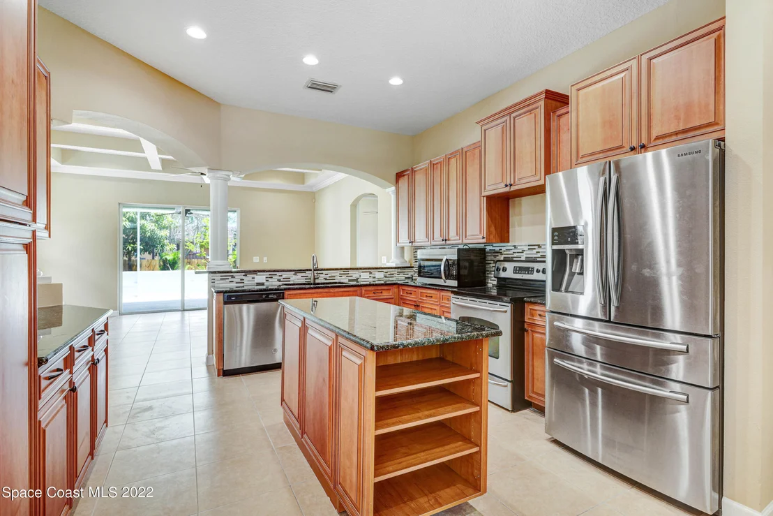 Photo of 1601 Eldron Boulevard SE