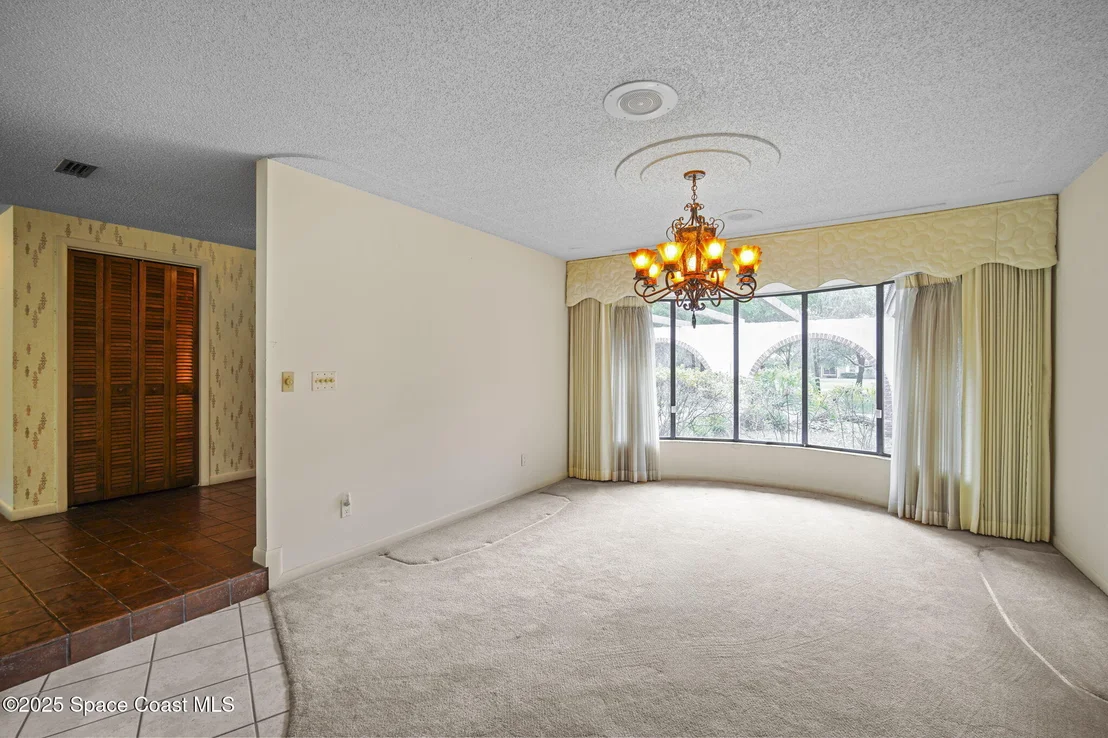 Photo of 1185 Ashlyn Drive
