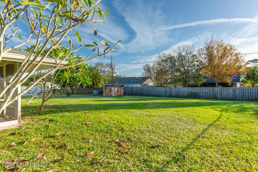 Photo of 721 Arundo Avenue NE