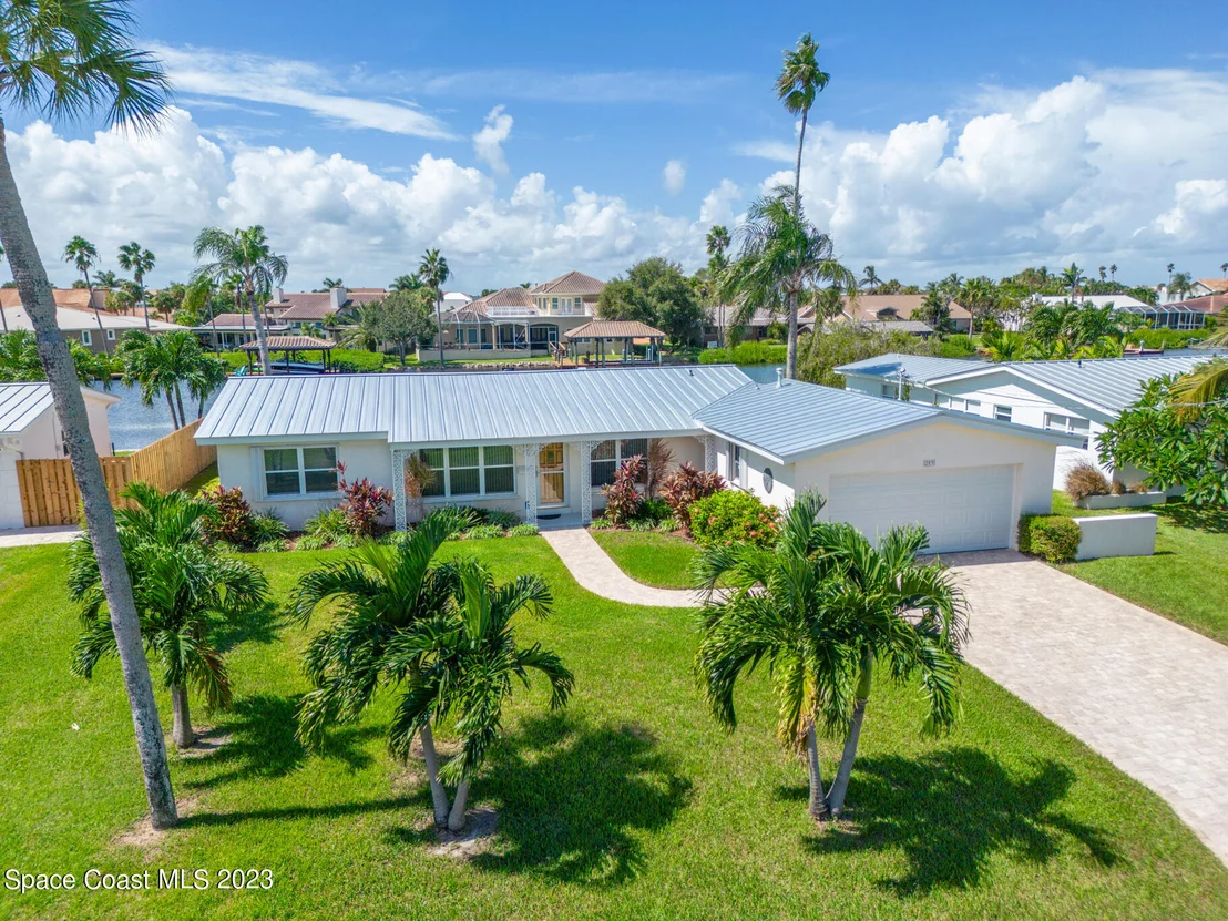 Photo of 209 River Road