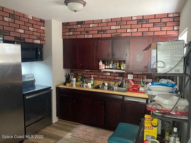Photo of 301 Holly Lane