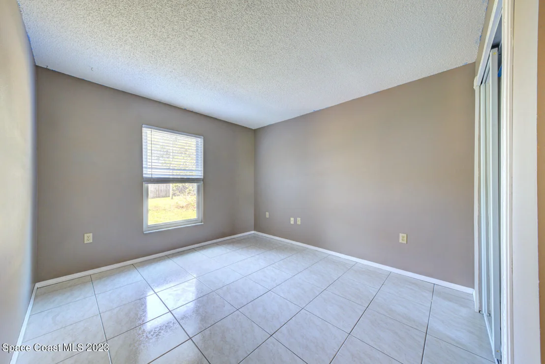 Photo of 1802 Fallon Boulevard NE